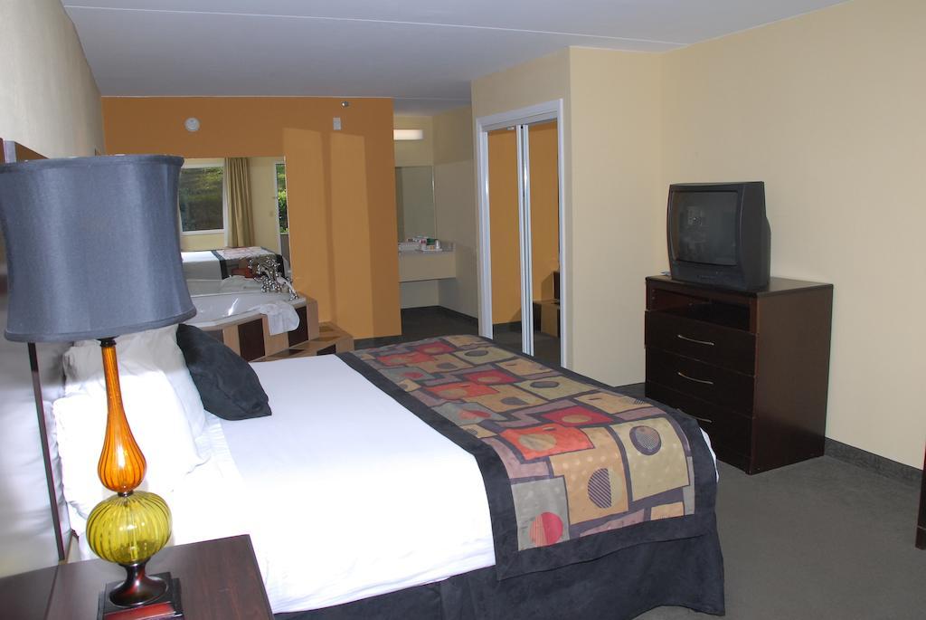 Ramada Branson Hotel And Resort Room photo
